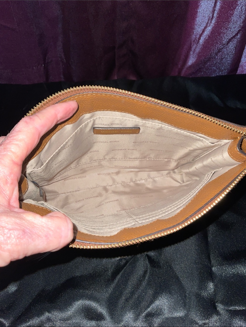 Michael Kors Pebbled Leather Brown Clutch with Gold Logo - Picture 5 of 5